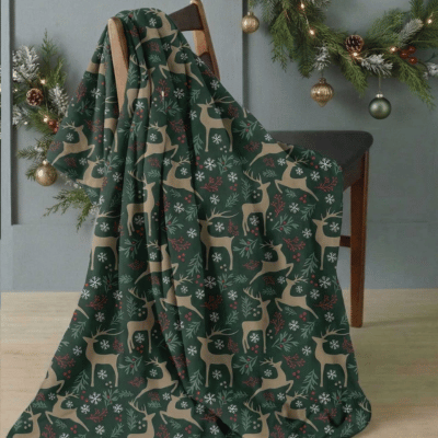 Festive Reindeer Design Super Soft Flannel Blanket Throws 120cm x 150cm